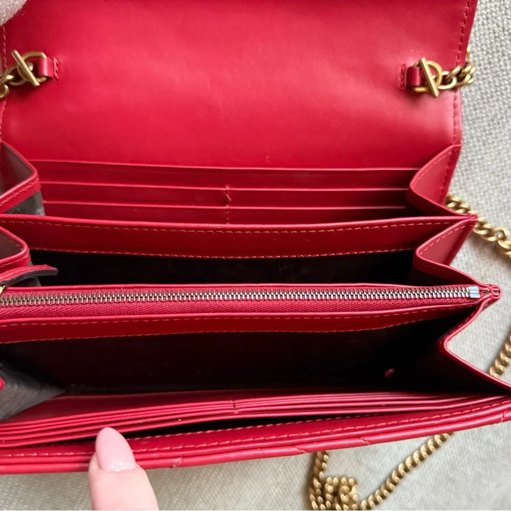 Gucci Burgundy Quilted Crossbody Bag - Picture 4 of 5